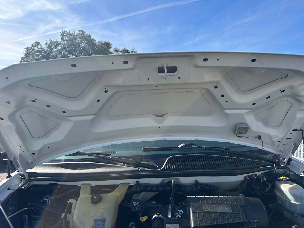 2011 Chevrolet Express Image 26