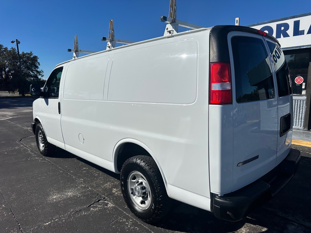 2017 Chevrolet Express Image 2