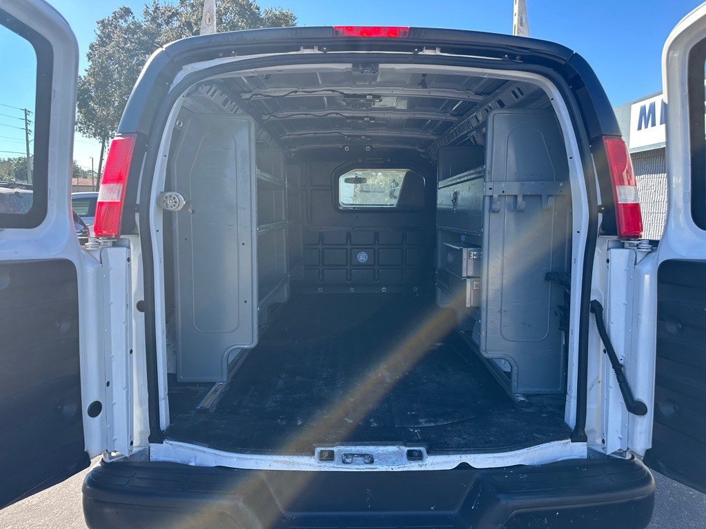 2017 Chevrolet Express Image 9