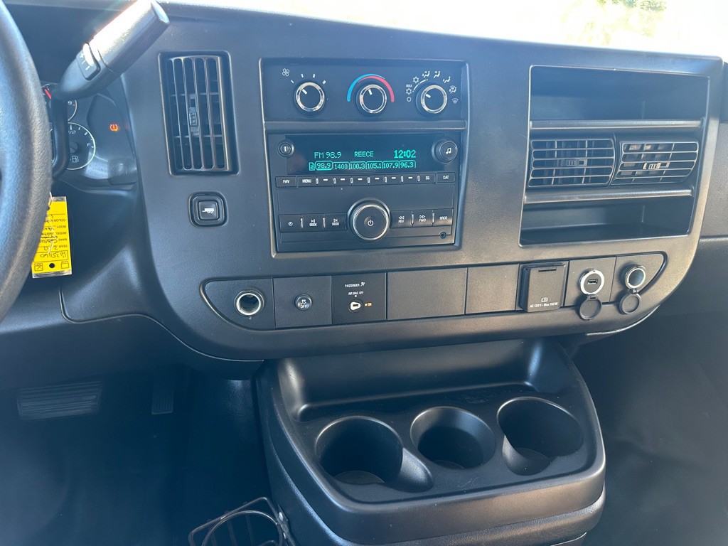 2017 Chevrolet Express Image 15