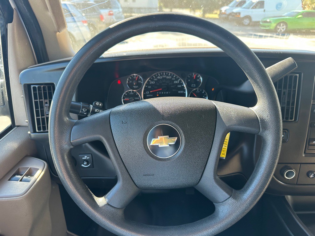 2017 Chevrolet Express Image 17