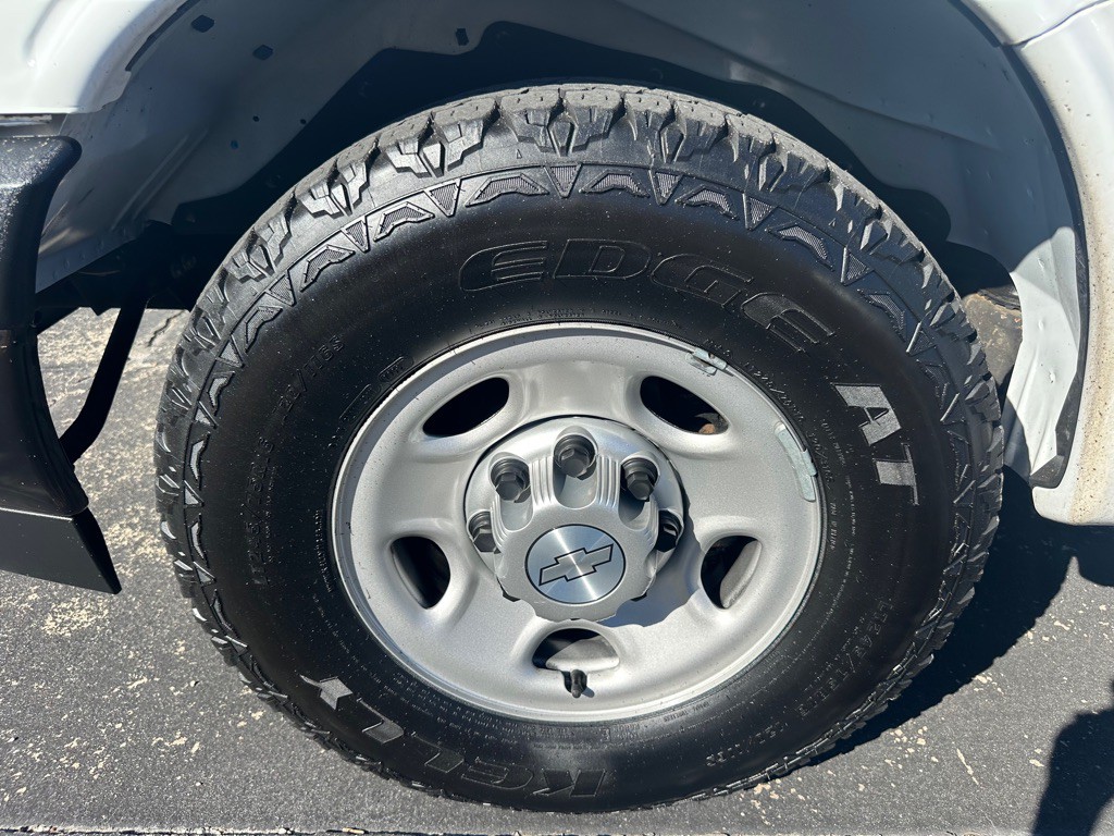 2017 Chevrolet Express Image 18