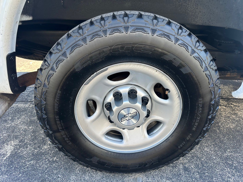 2017 Chevrolet Express Image 20