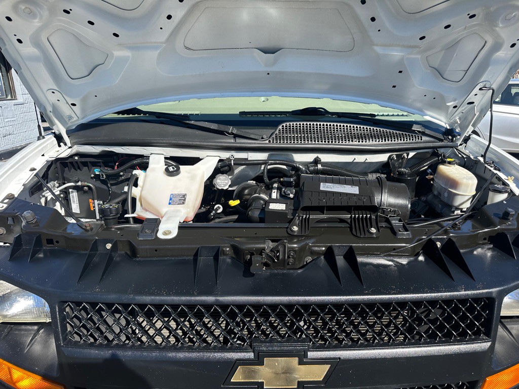 2017 Chevrolet Express Image 23