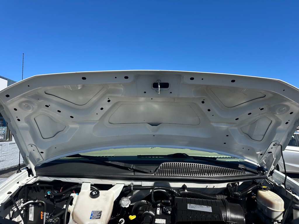 2017 Chevrolet Express Image 24