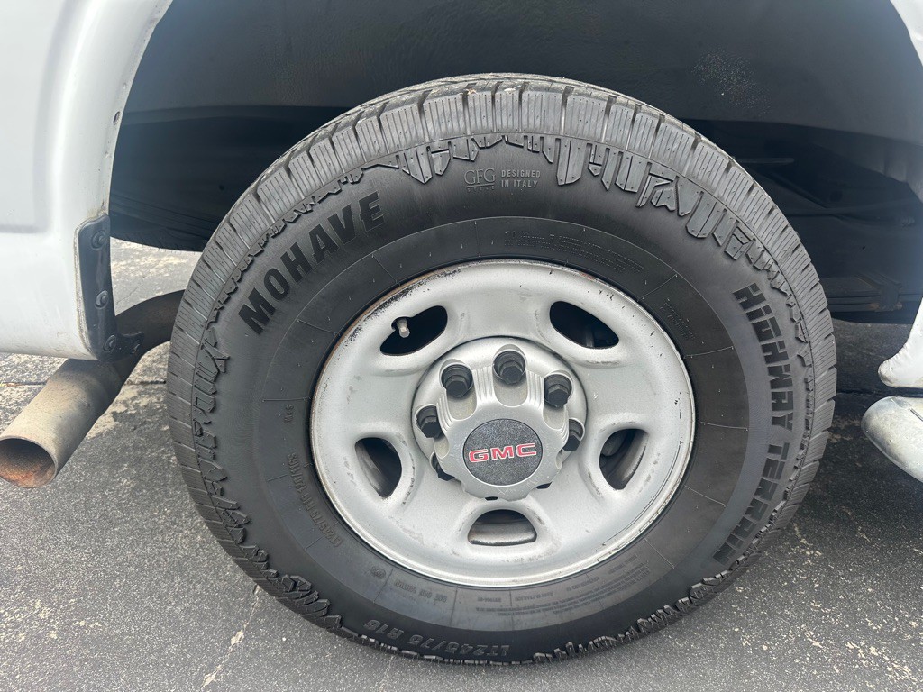 2015 GMC Savana Image 20