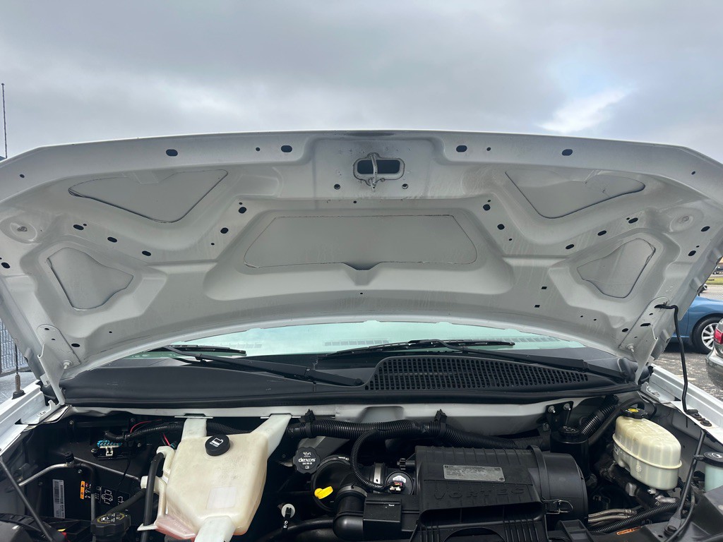 2015 GMC Savana Image 24