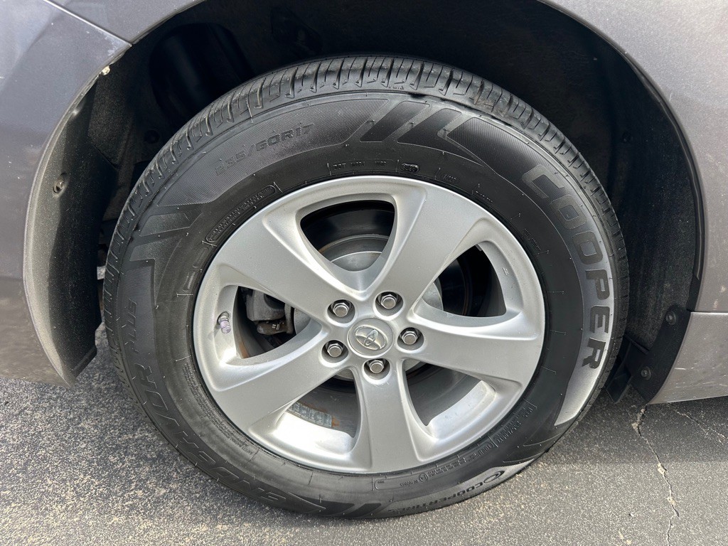 2015 Toyota Sienna Image 23