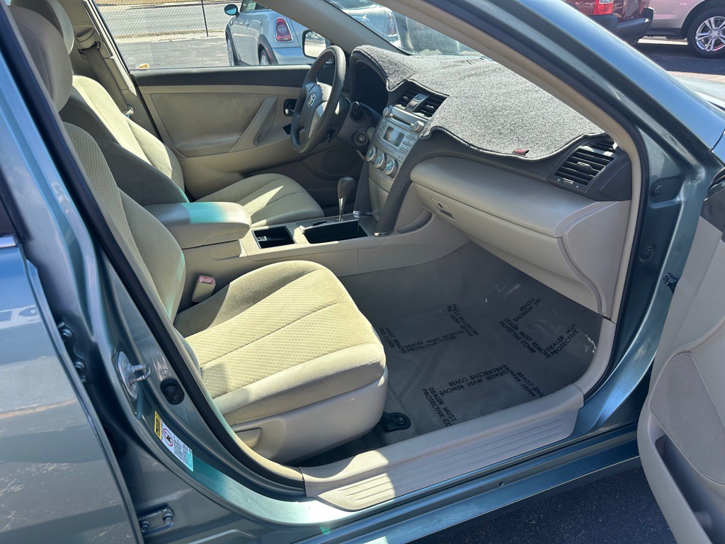 2009 Toyota Camry Image 10