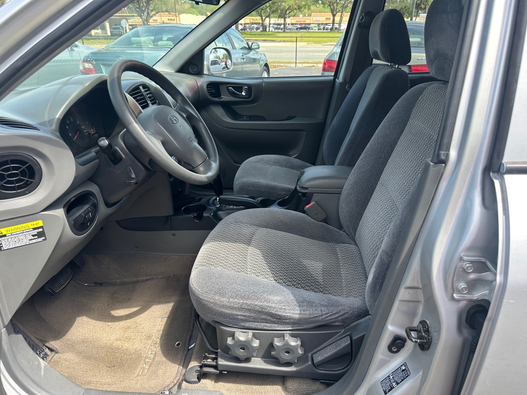 2004 Hyundai Santa Fe Image 13