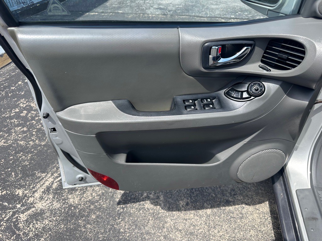 2004 Hyundai Santa Fe Image 14