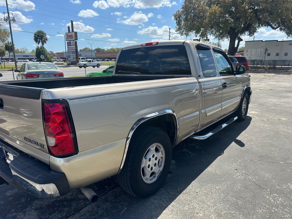 2004 Chevrolet Silverado 1500 Image 7