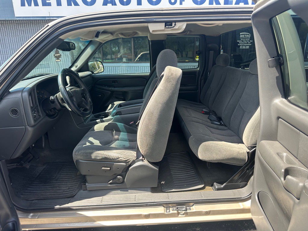 2004 Chevrolet Silverado 1500 Image 11