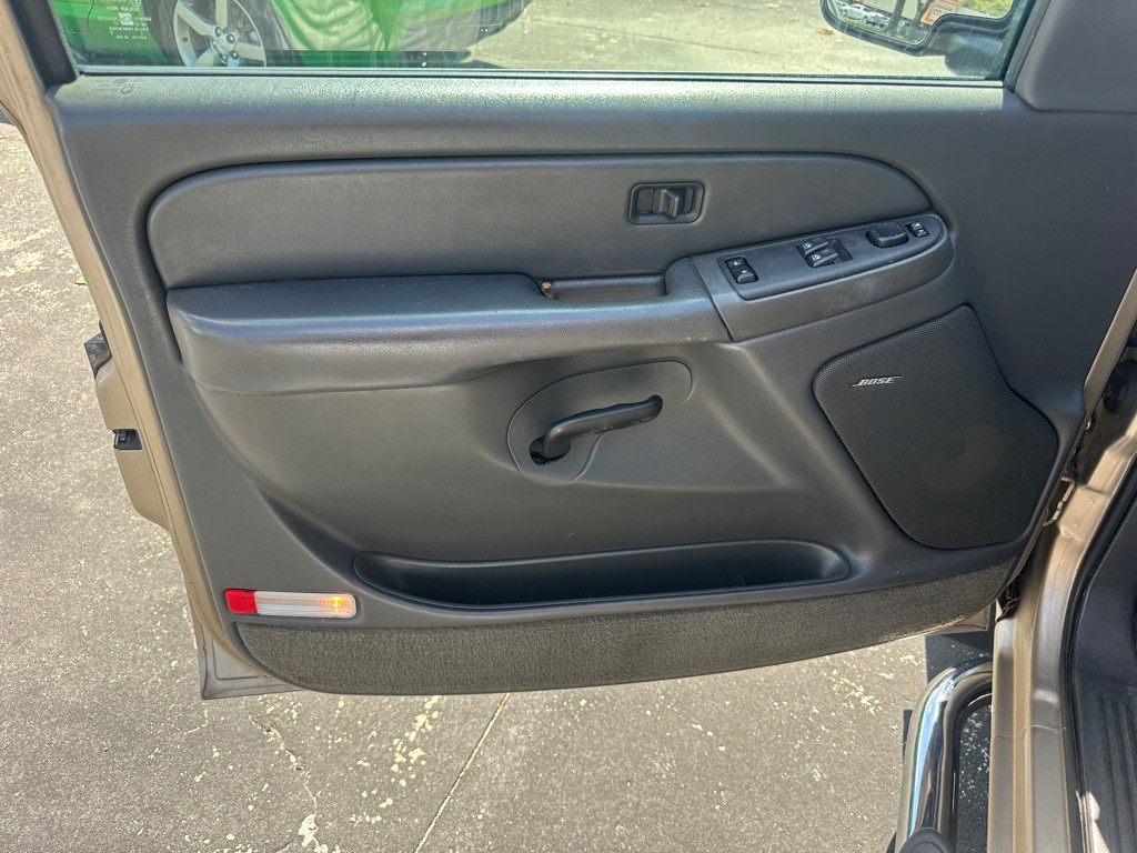 2004 Chevrolet Silverado 1500 Image 13
