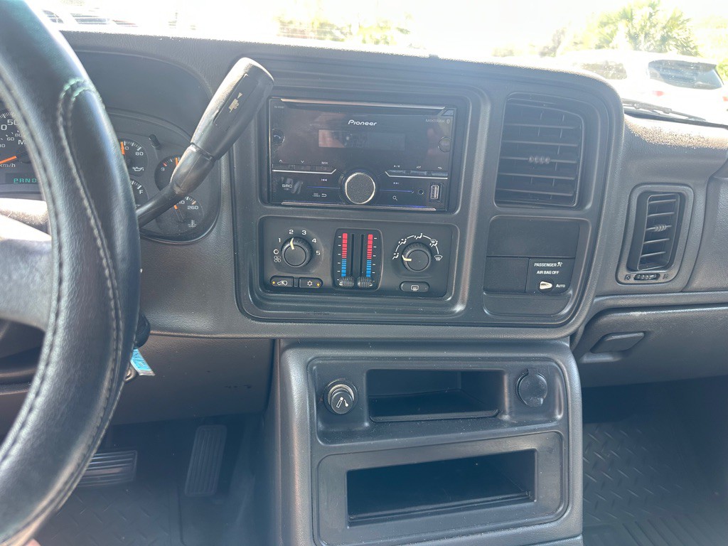 2004 Chevrolet Silverado 1500 Image 14