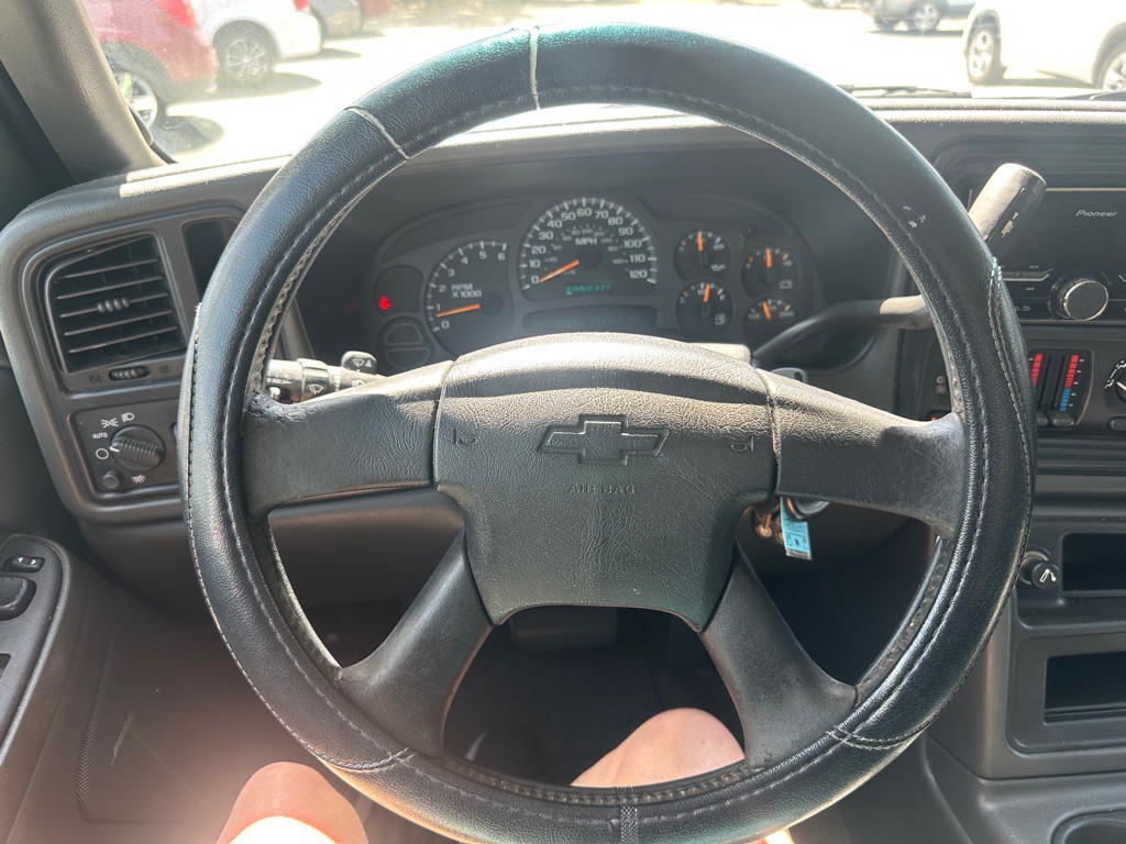 2004 Chevrolet Silverado 1500 Image 16