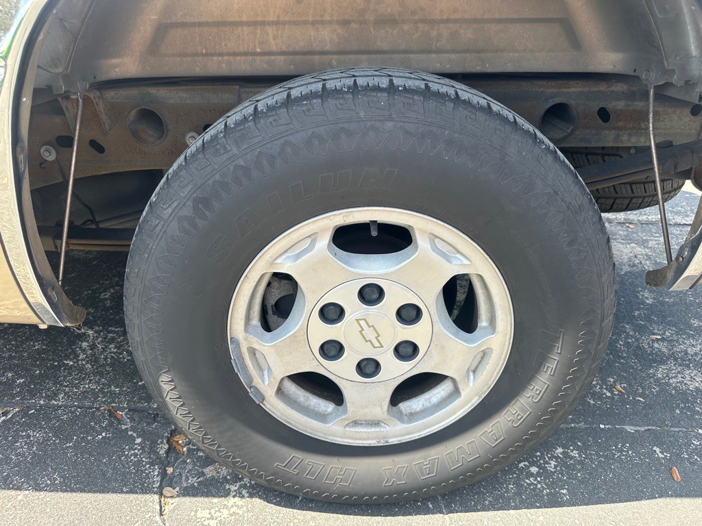 2004 Chevrolet Silverado 1500 Image 18