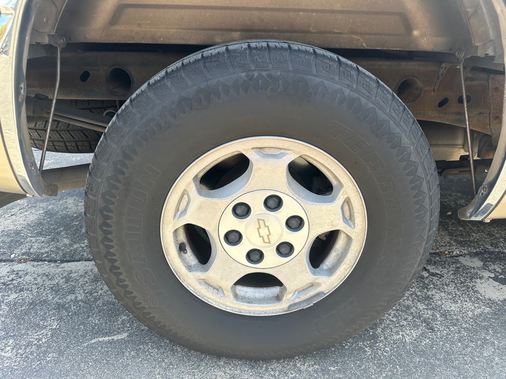 2004 Chevrolet Silverado 1500 Image 19