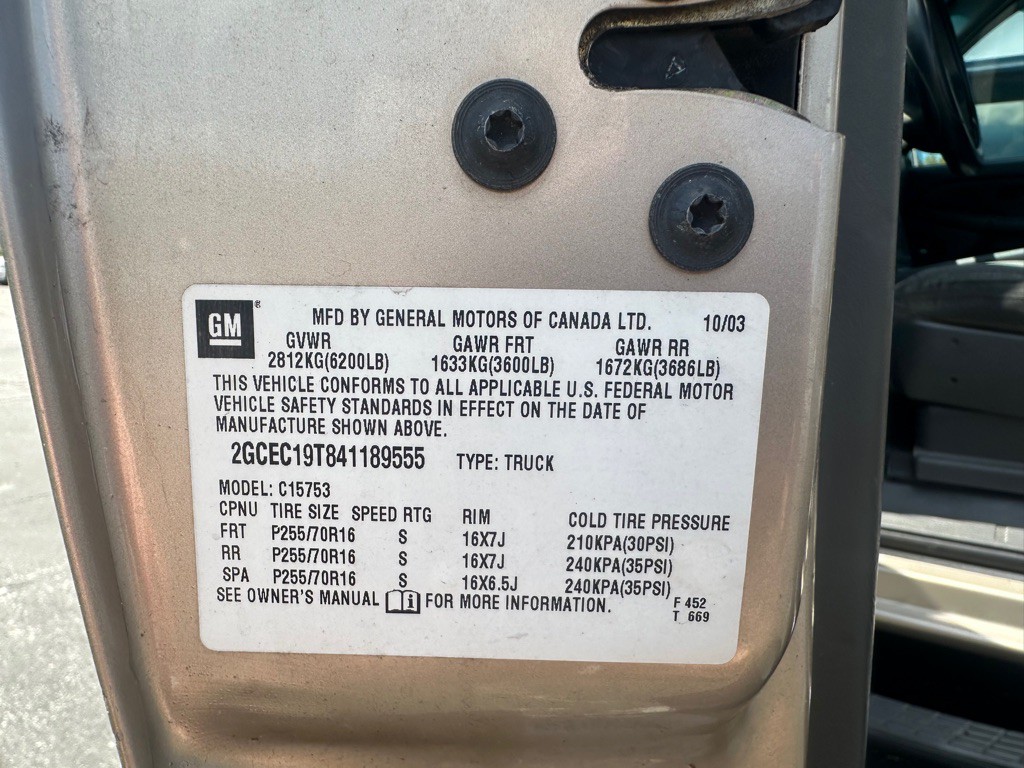 2004 Chevrolet Silverado 1500 Image 24