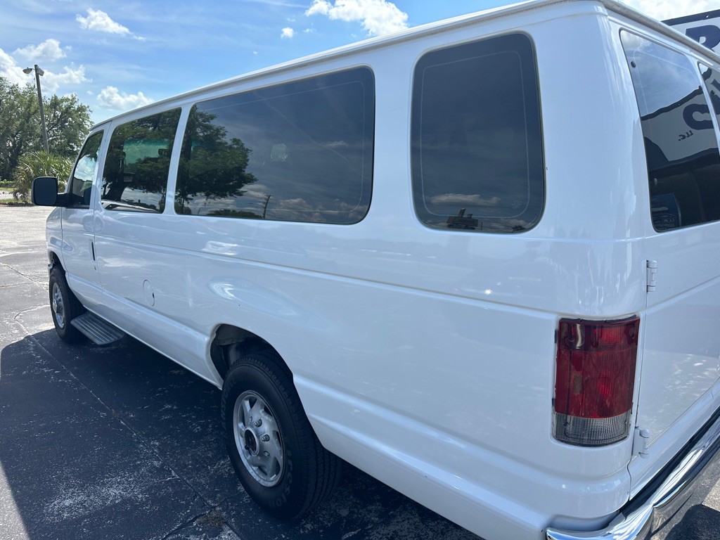 2008 Ford Econoline Image 2