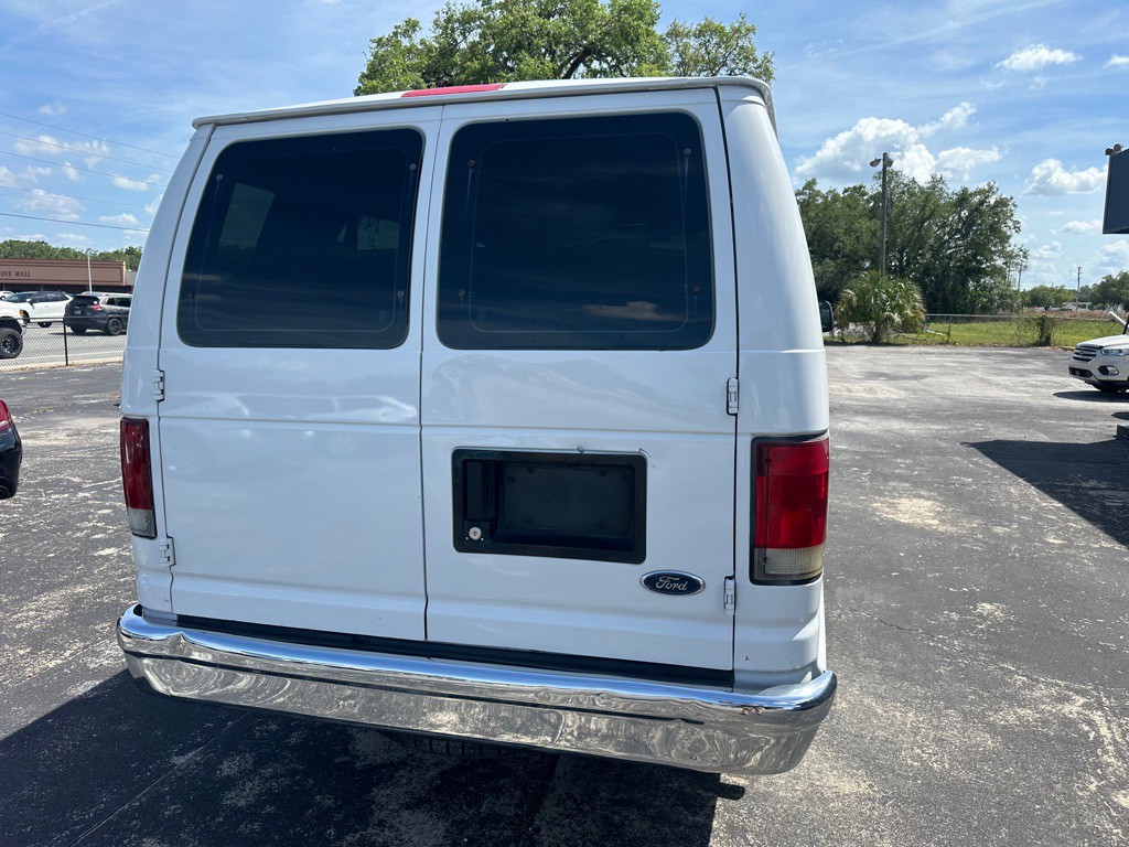 2008 Ford Econoline Image 8