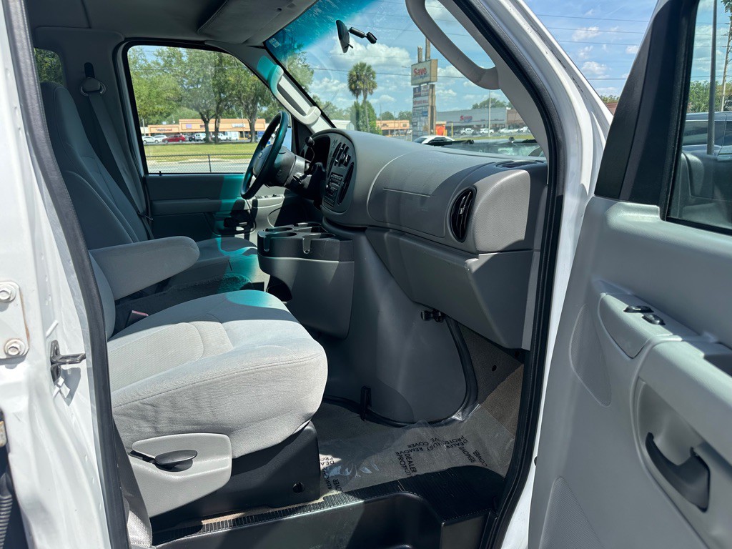 2008 Ford Econoline Image 10