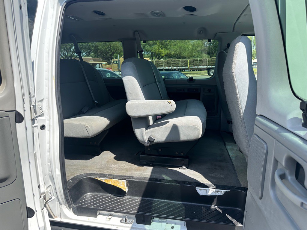 2008 Ford Econoline Image 11
