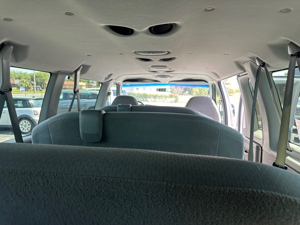 2008 Ford Econoline Image 12