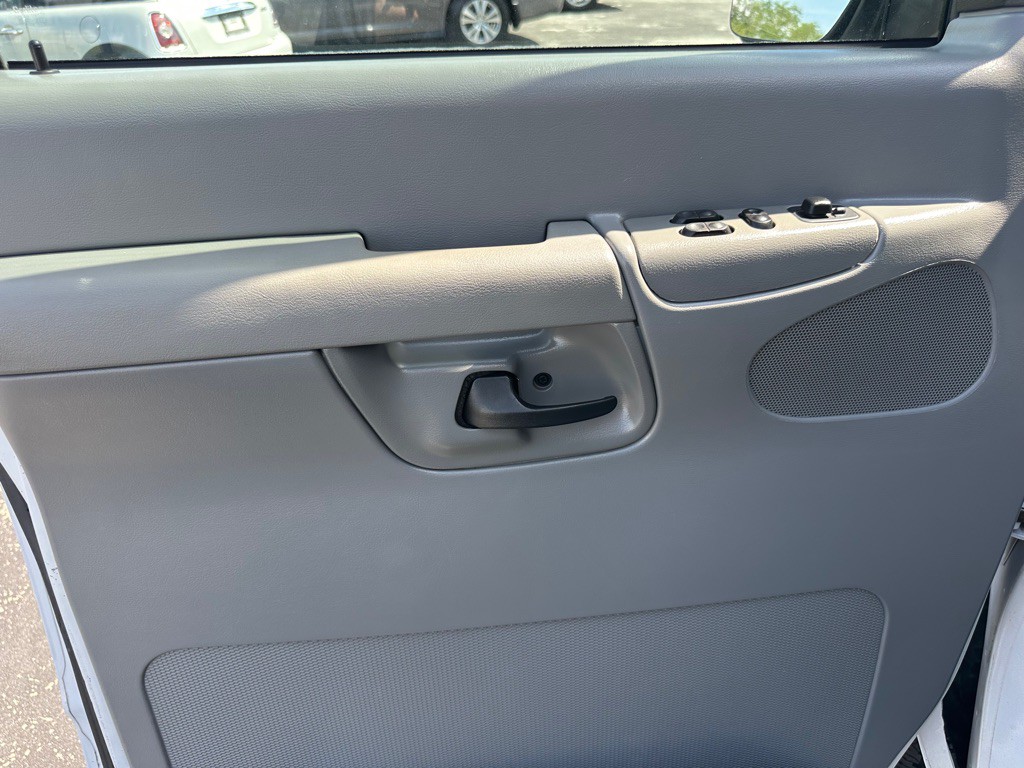 2008 Ford Econoline Image 15