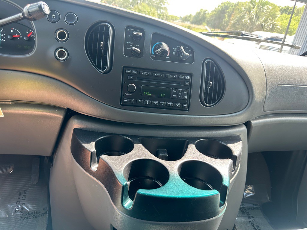 2008 Ford Econoline Image 16