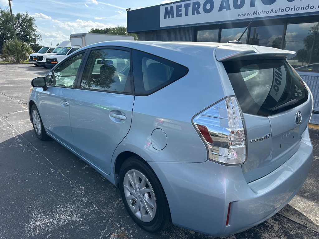 2012 Toyota Prius Image 2
