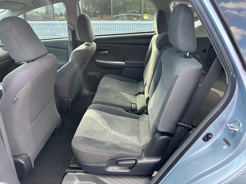 2012 Toyota Prius Image 11