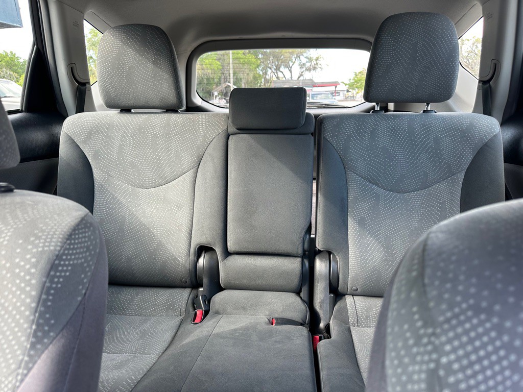 2012 Toyota Prius Image 12