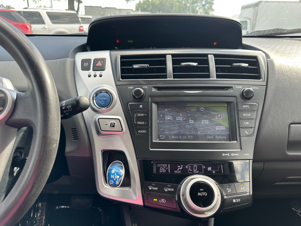 2012 Toyota Prius Image 16