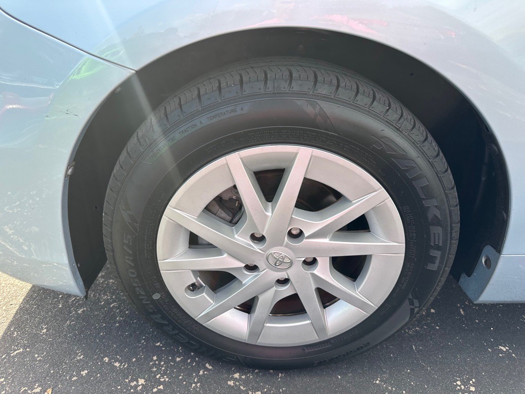 2012 Toyota Prius Image 20