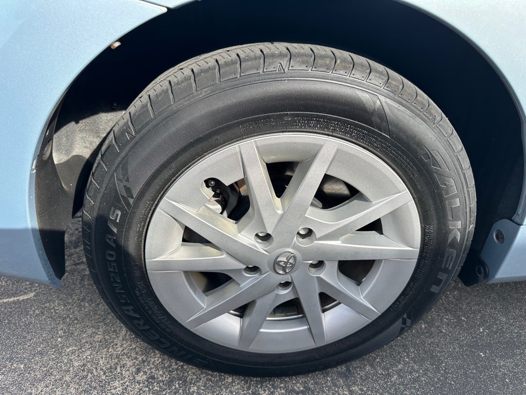 2012 Toyota Prius Image 22