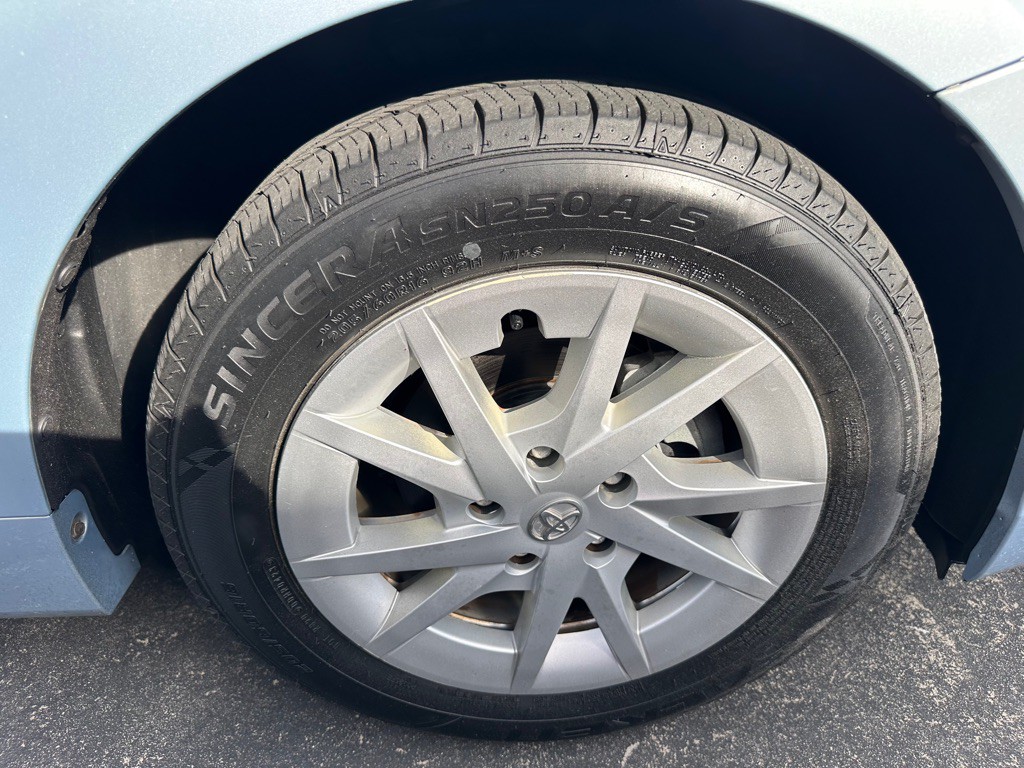 2012 Toyota Prius Image 23