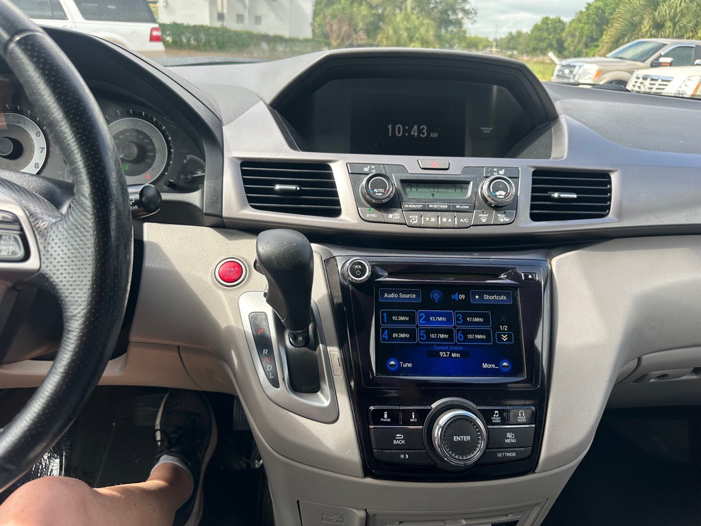 2016 Honda Odyssey Image 18
