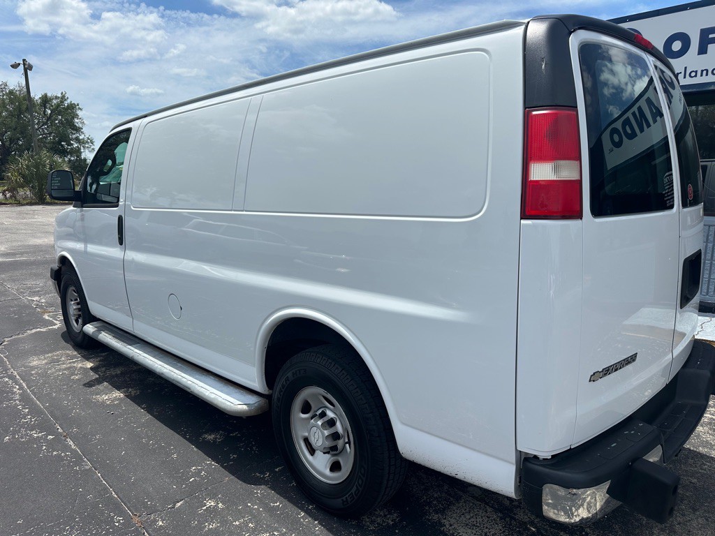 2018 Chevrolet Express Image 2