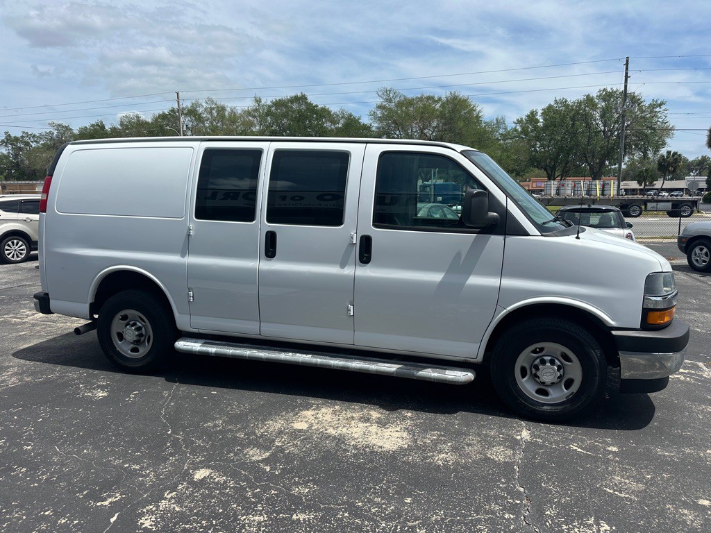 2018 Chevrolet Express Image 6