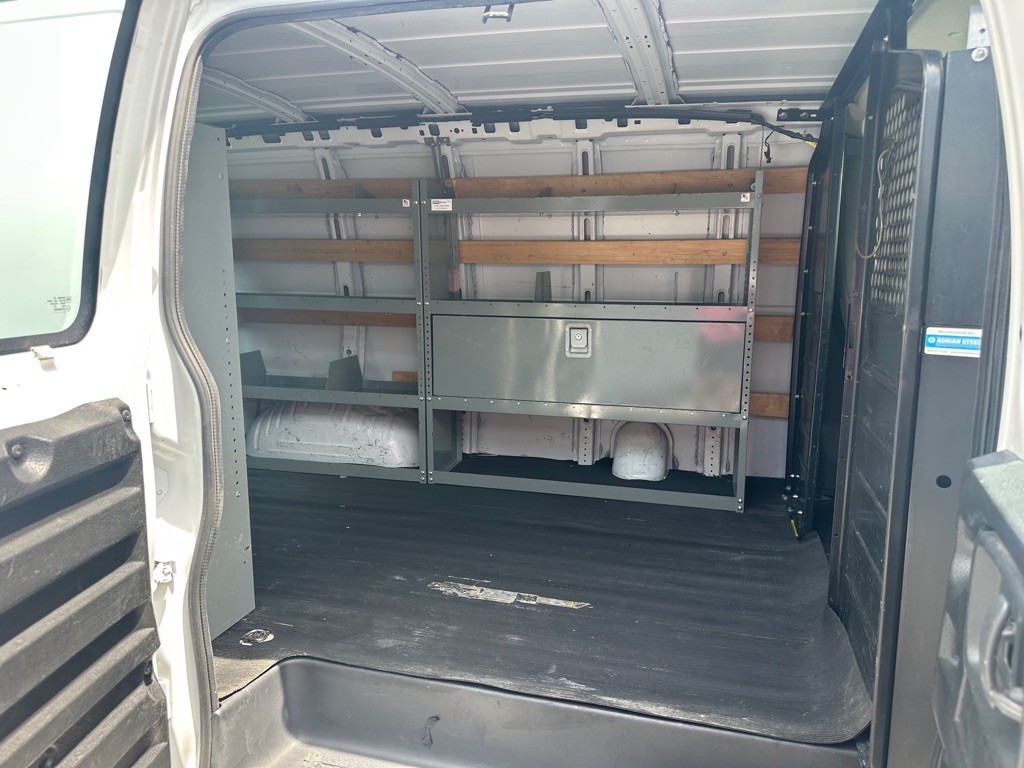 2018 Chevrolet Express Image 10