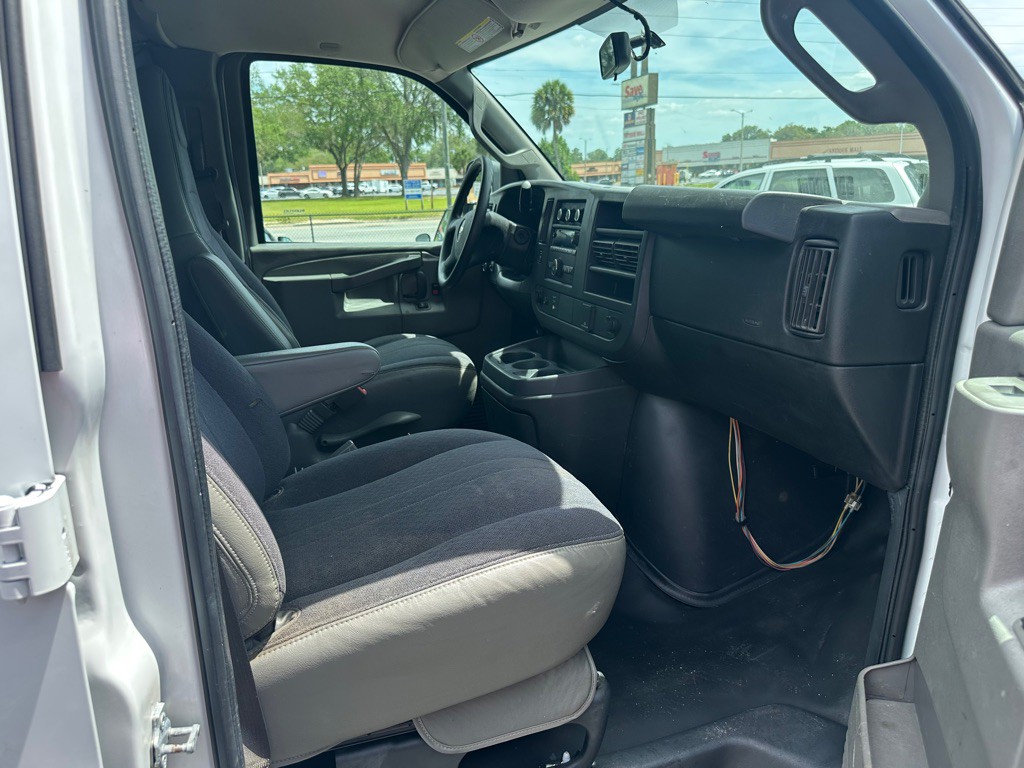 2018 Chevrolet Express Image 11