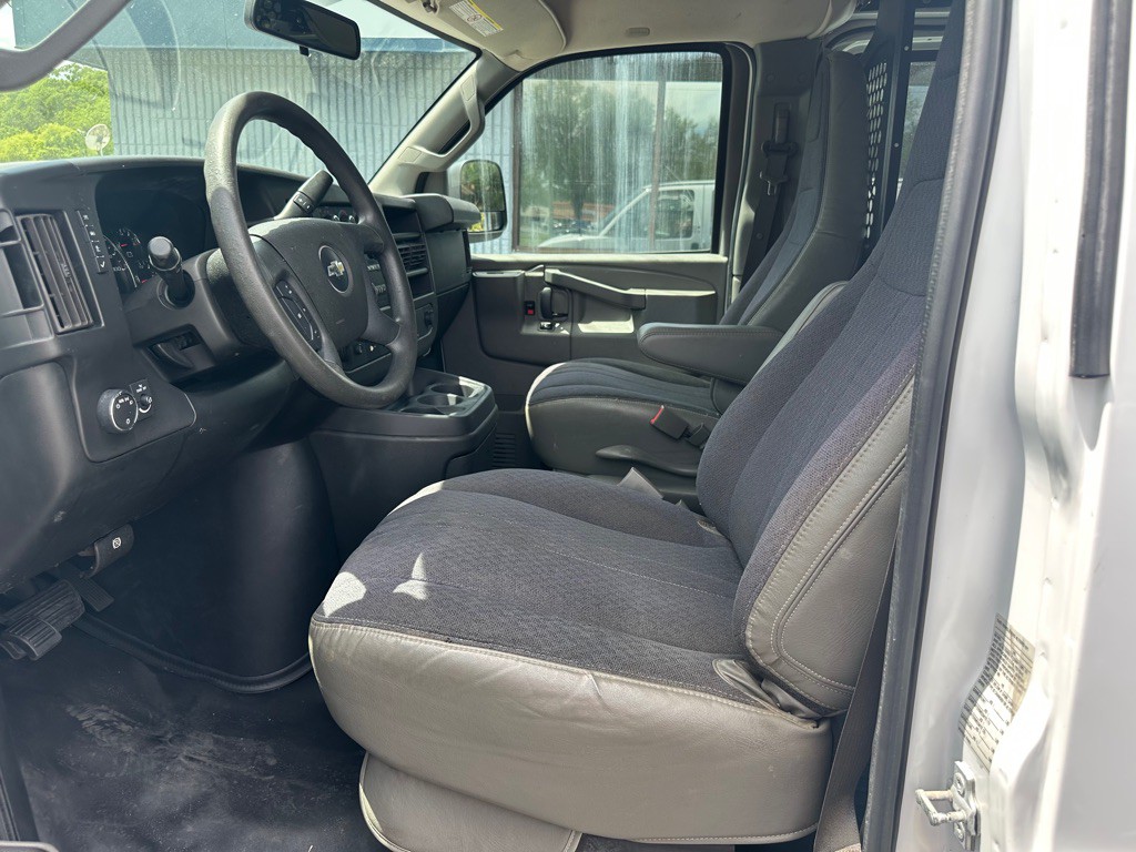 2018 Chevrolet Express Image 13