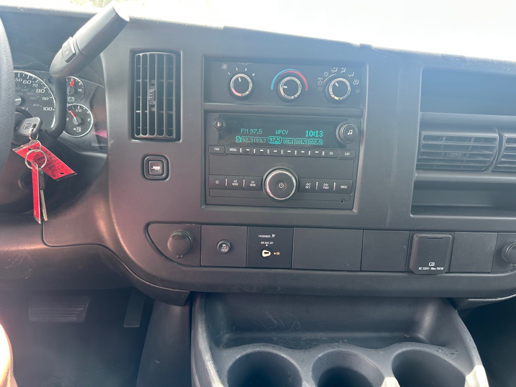 2018 Chevrolet Express Image 15