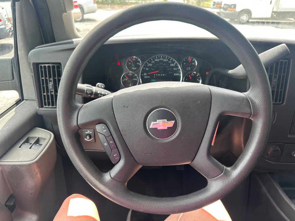 2018 Chevrolet Express Image 18