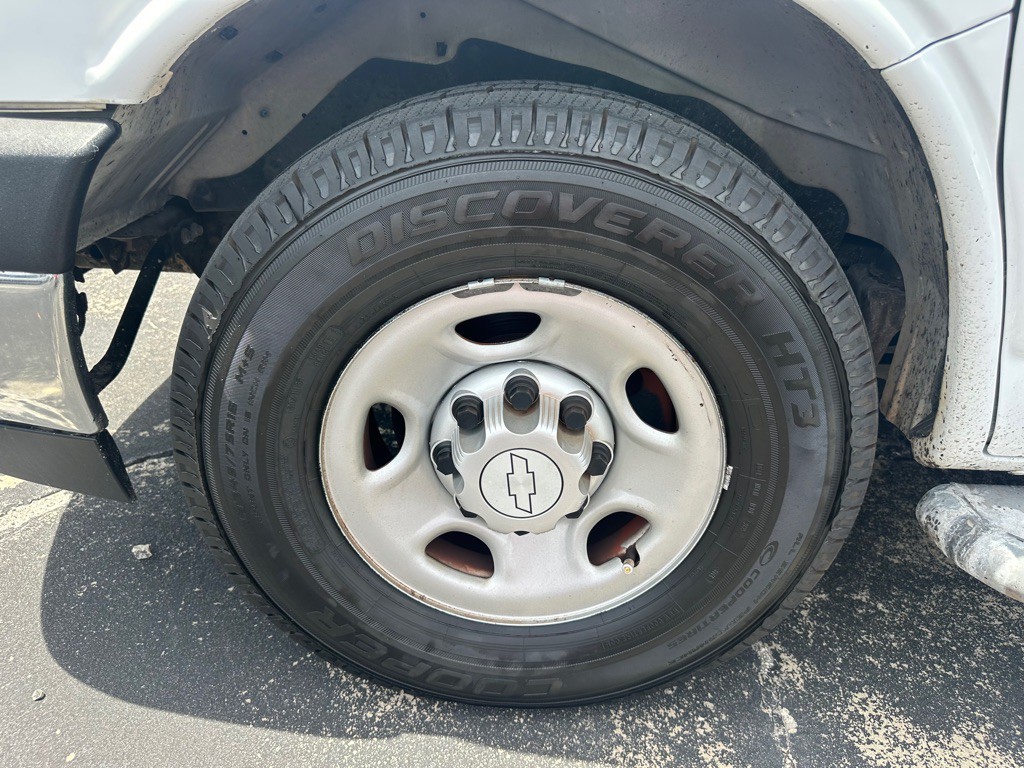 2018 Chevrolet Express Image 19