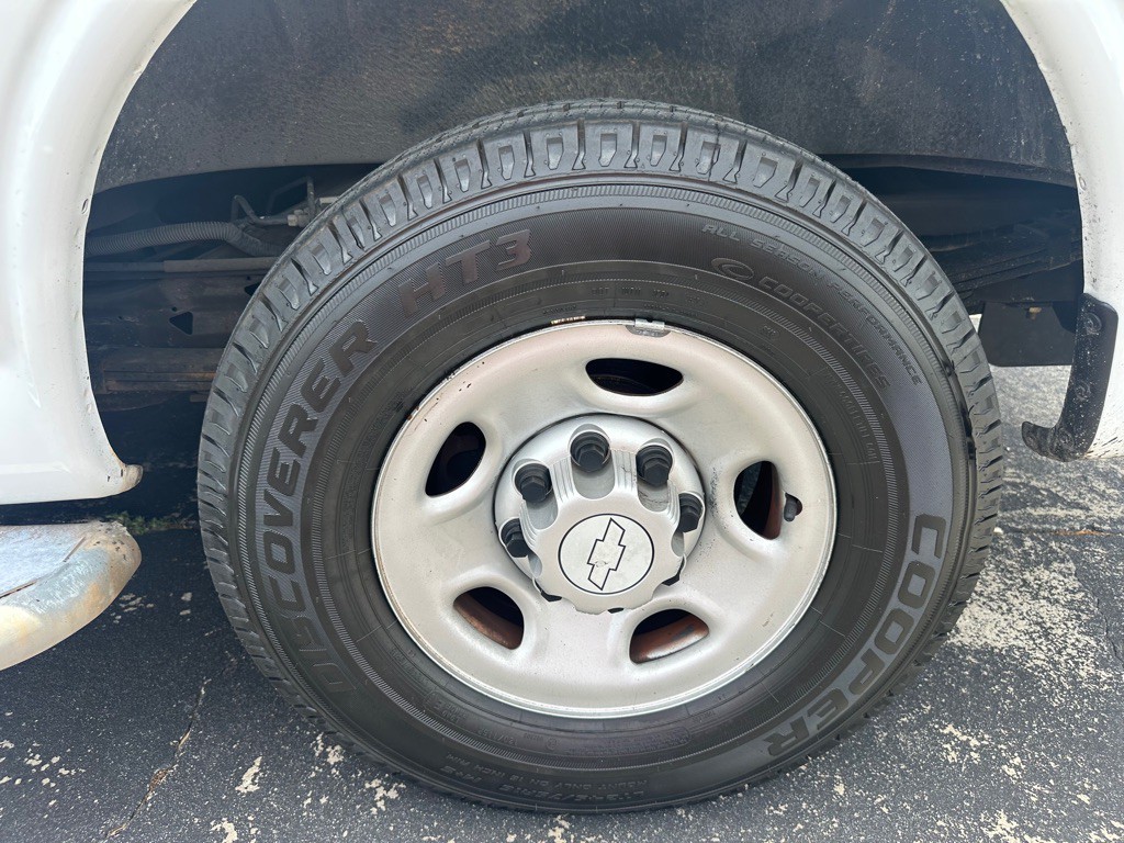 2018 Chevrolet Express Image 20