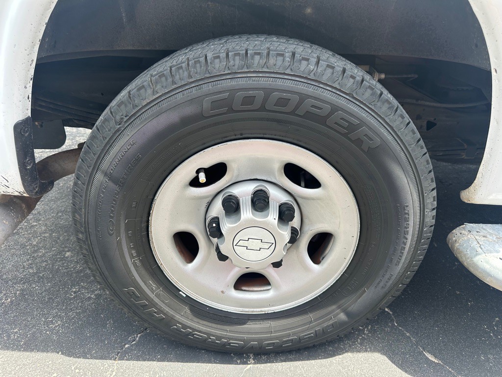 2018 Chevrolet Express Image 21