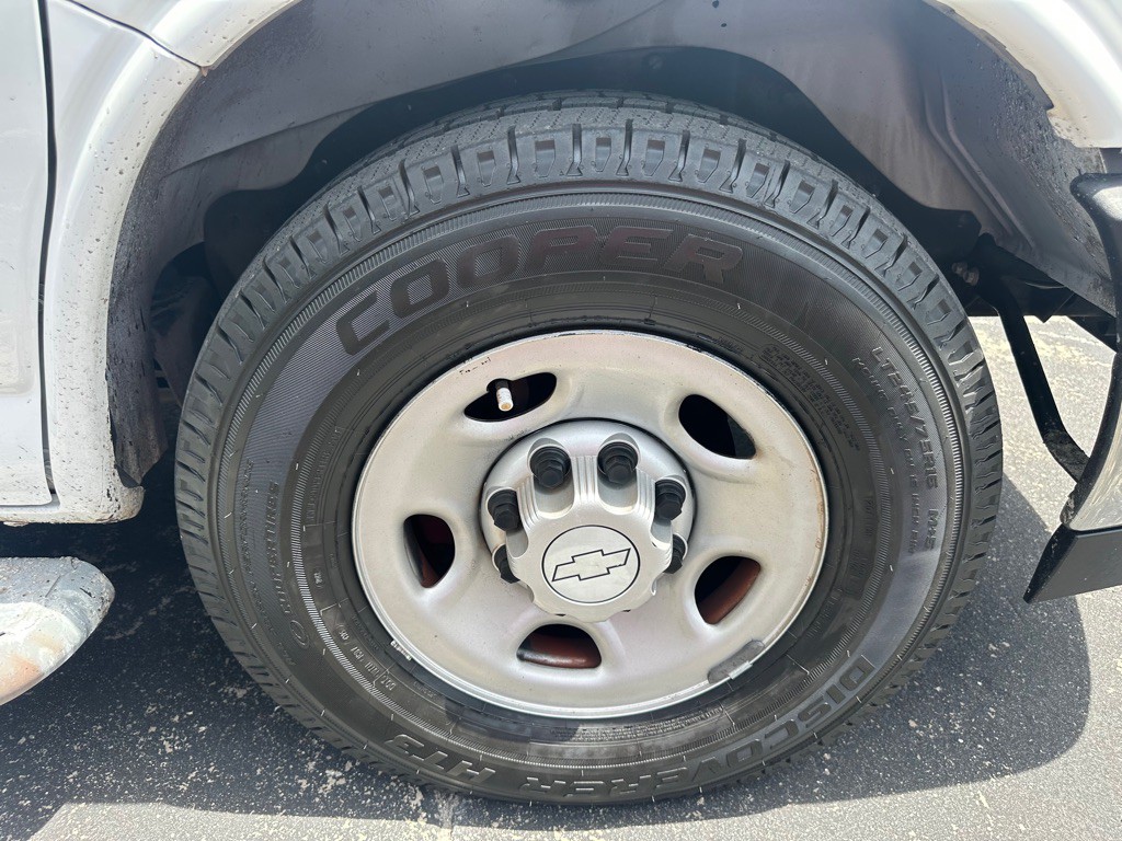 2018 Chevrolet Express Image 22