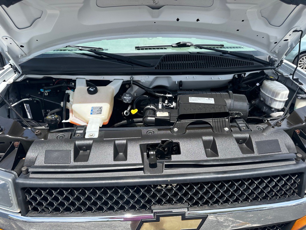 2018 Chevrolet Express Image 24